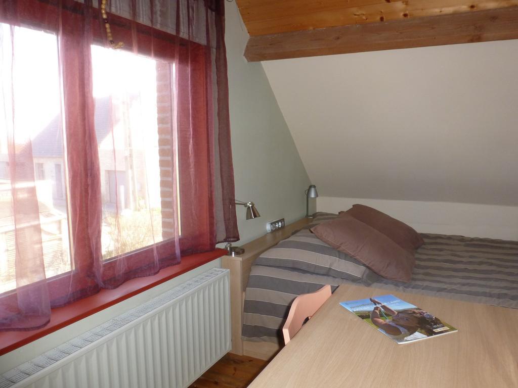 Guesthouse Kolibriehuys Nieuwkerke Ruang foto